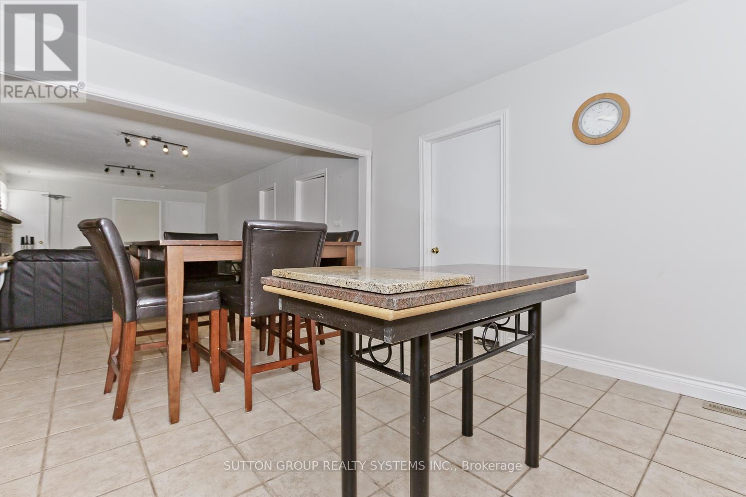 












LOWER - 233 HULLMAR DRIVE

,
Toronto (Black Creek),




Ontario
M3N2G2

