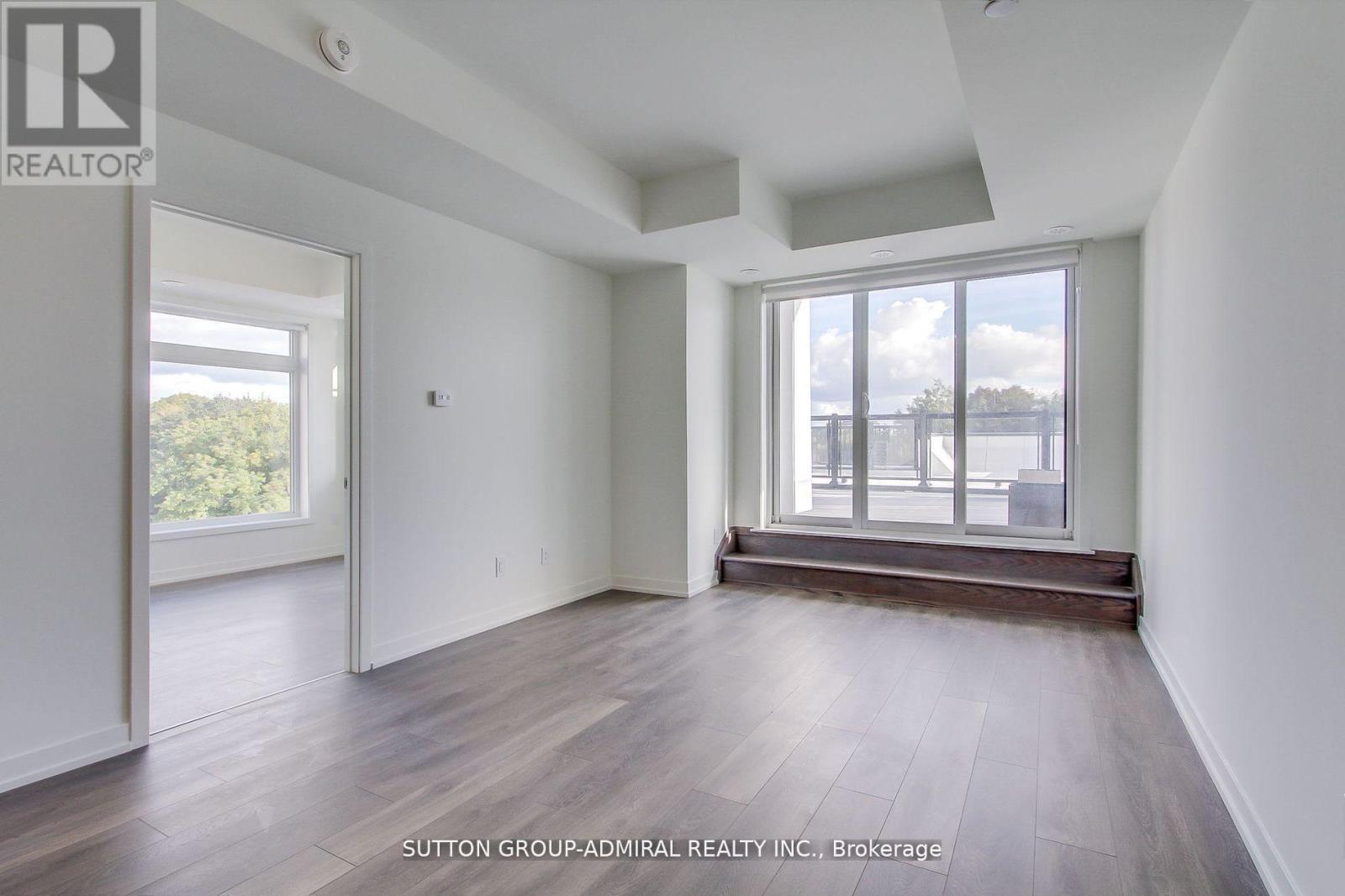 












501 - 135 CANON JACKSON DRIVE

,
Toronto (Brookhaven-Amesbury),




Ontario
M6M0C3

