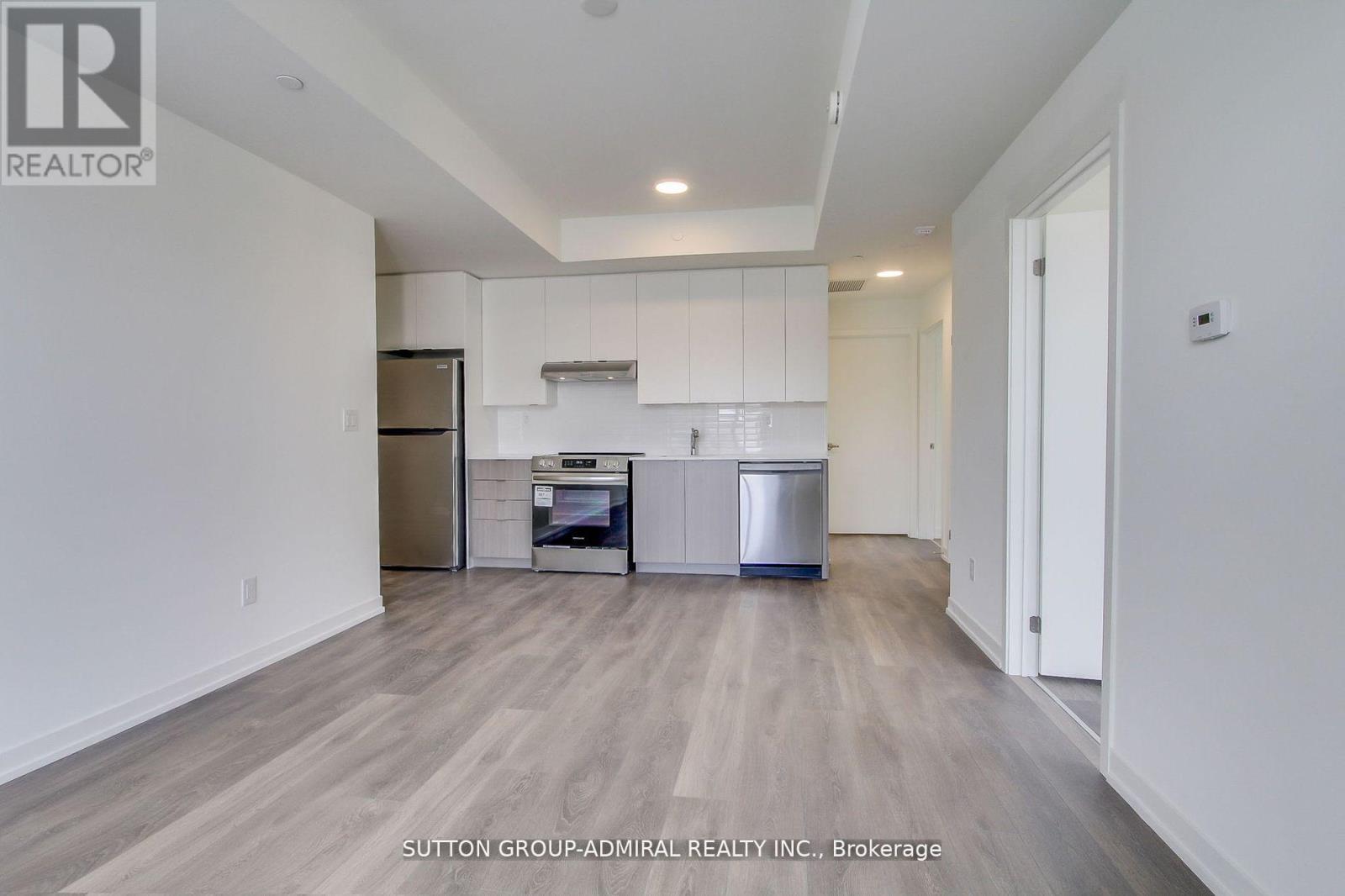 












501 - 135 CANON JACKSON DRIVE

,
Toronto (Brookhaven-Amesbury),




Ontario
M6M0C3

