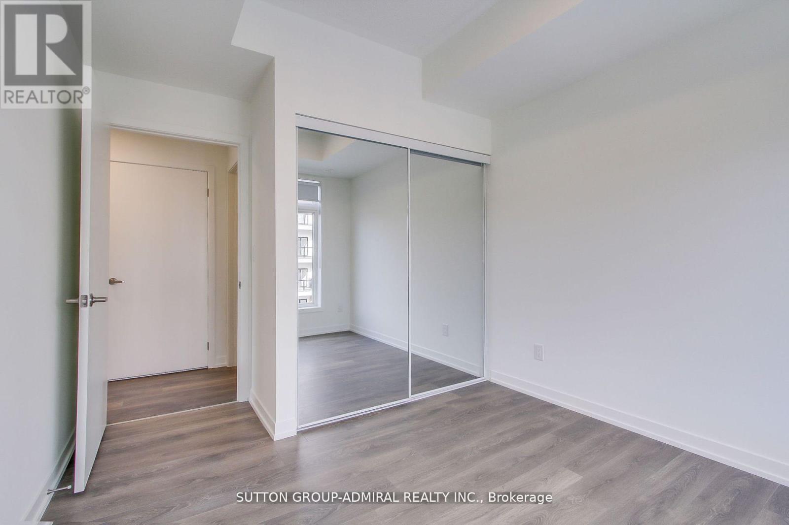 












501 - 135 CANON JACKSON DRIVE

,
Toronto (Brookhaven-Amesbury),




Ontario
M6M0C3

