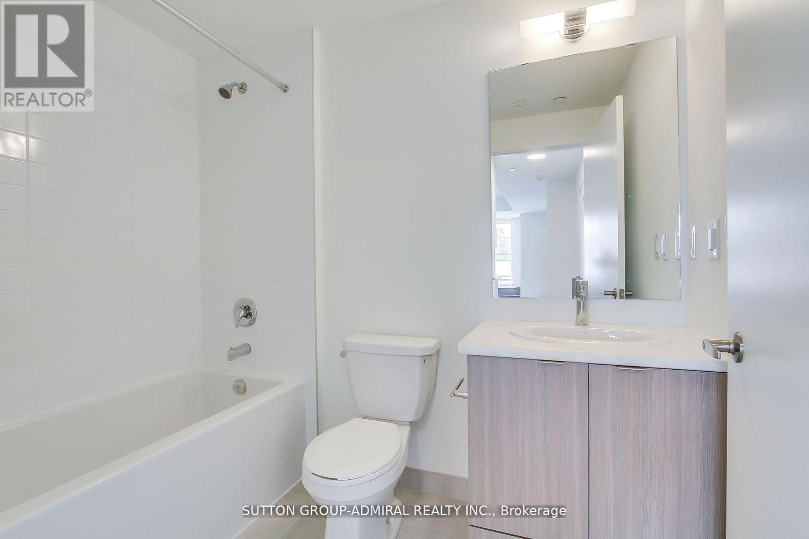 












501 - 135 CANON JACKSON DRIVE

,
Toronto (Brookhaven-Amesbury),




Ontario
M6M0C3

