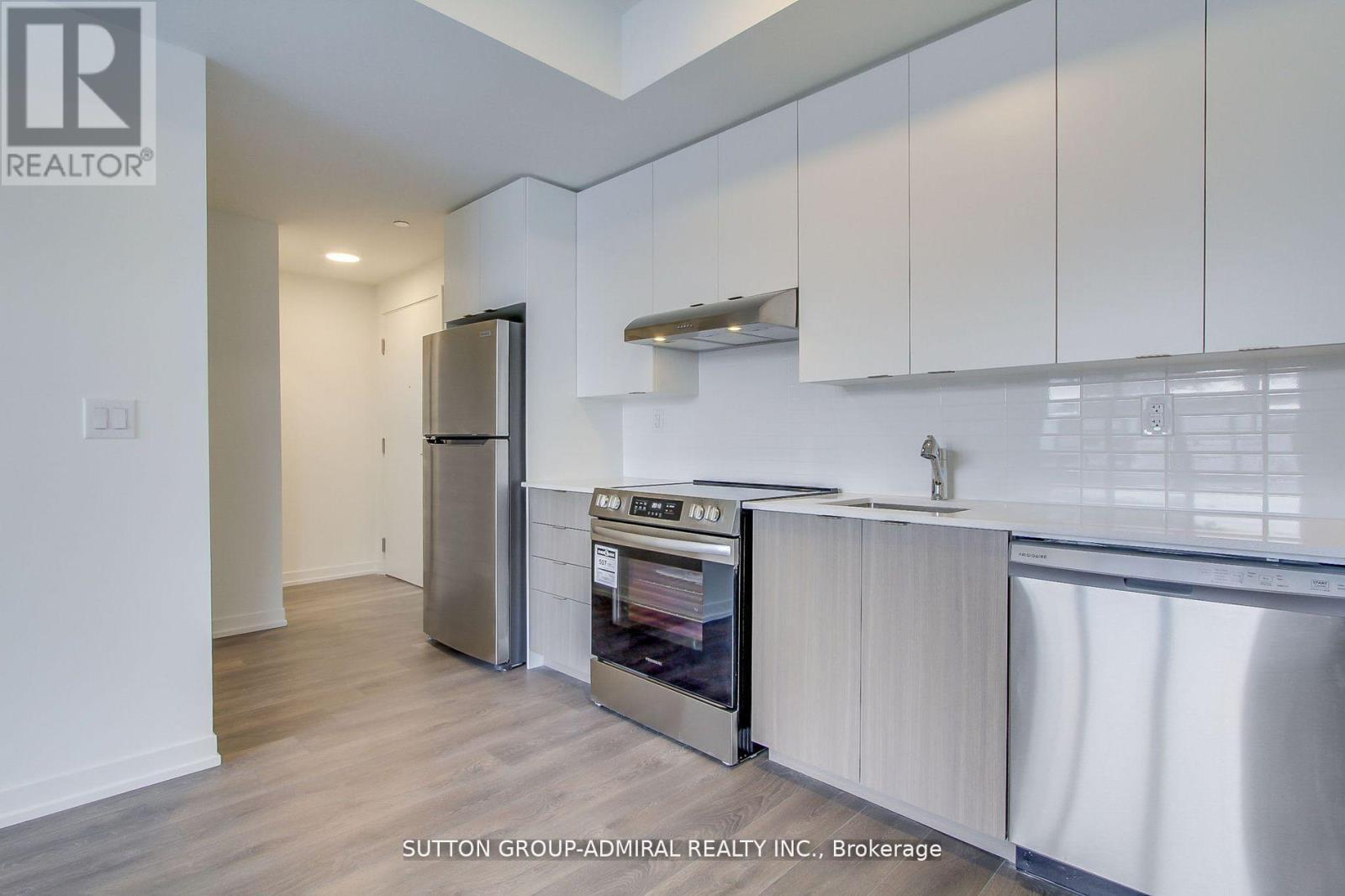 












501 - 135 CANON JACKSON DRIVE

,
Toronto (Brookhaven-Amesbury),




Ontario
M6M0C3

