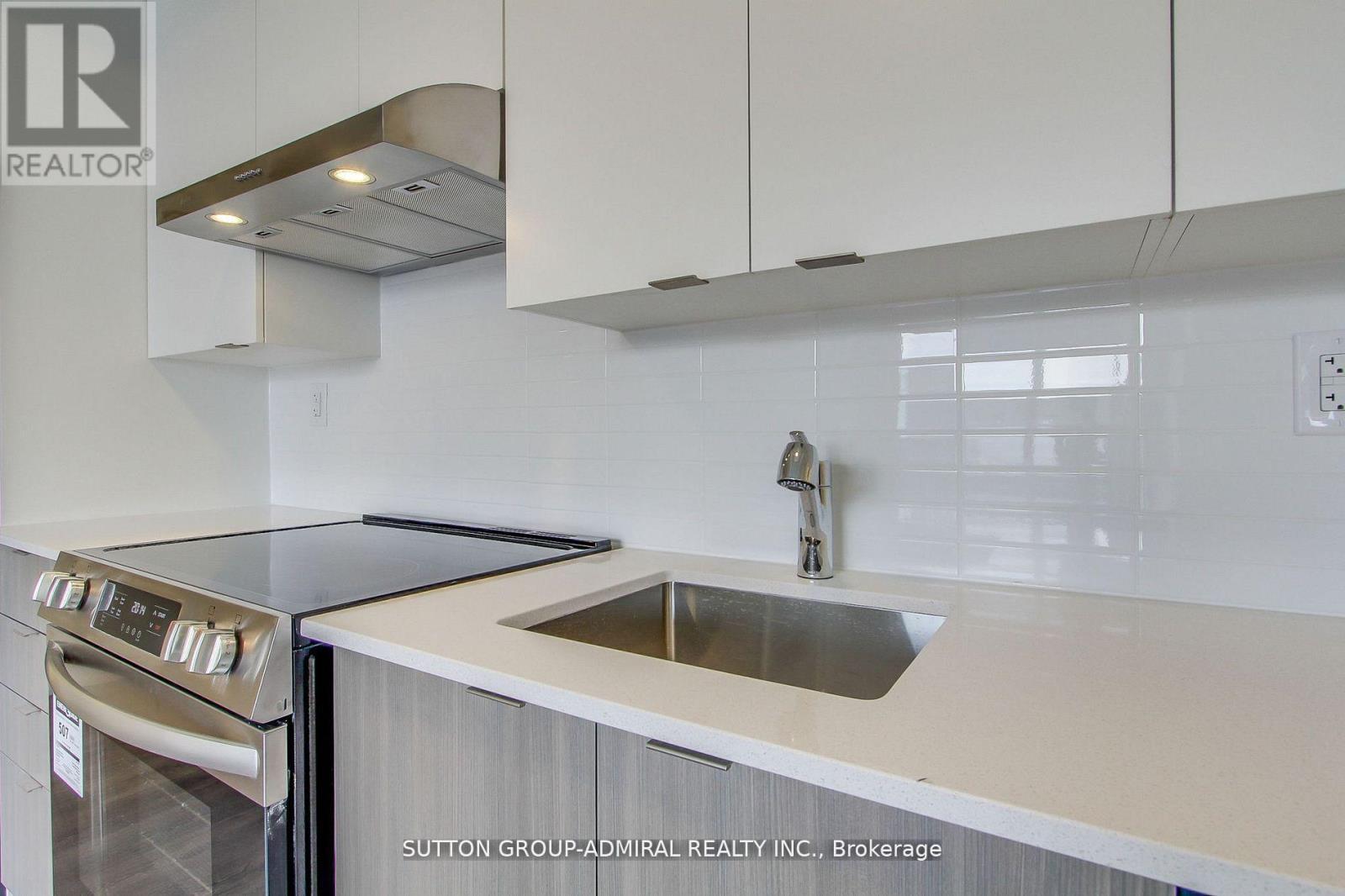 












501 - 135 CANON JACKSON DRIVE

,
Toronto (Brookhaven-Amesbury),




Ontario
M6M0C3

