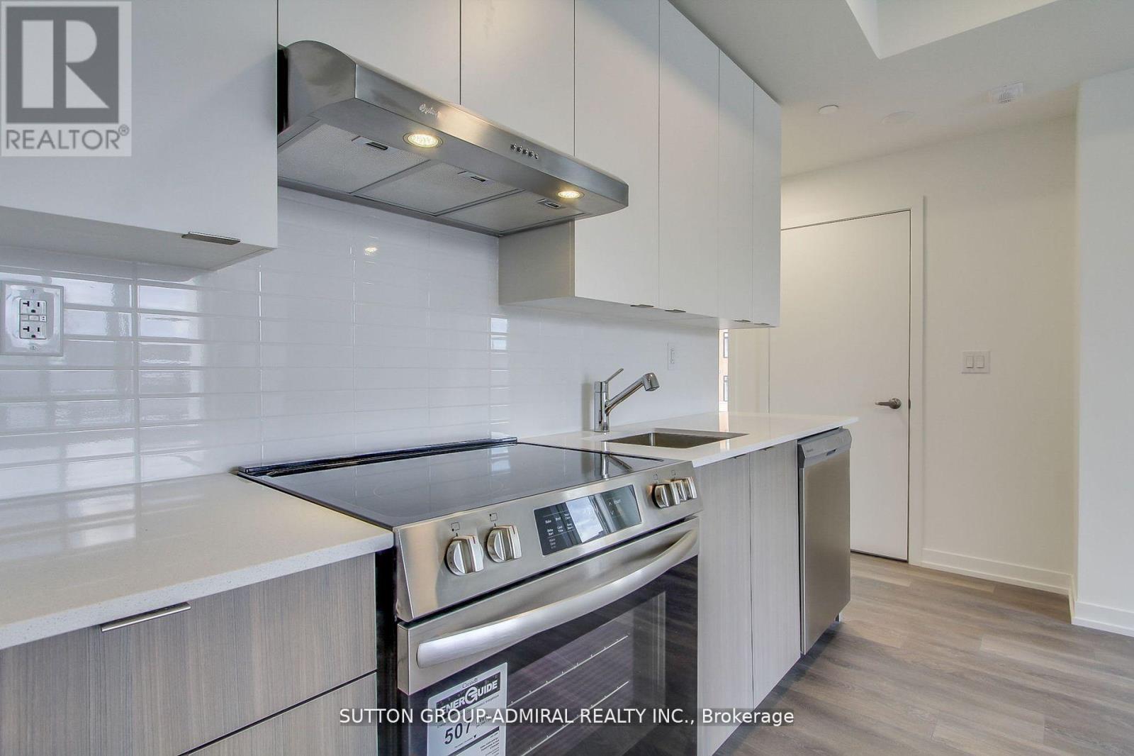 












501 - 135 CANON JACKSON DRIVE

,
Toronto (Brookhaven-Amesbury),




Ontario
M6M0C3

