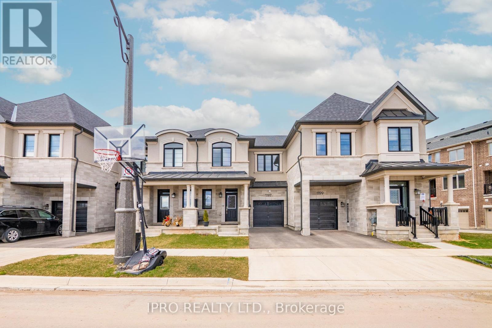 












1197 MILLAND DRIVE

,
Oakville (JM Joshua Meadows),




Ontario
L6H3X1

