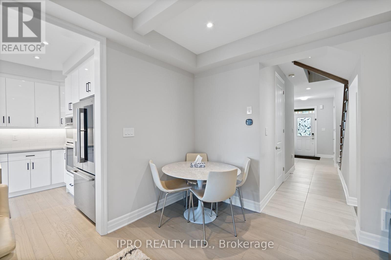 












1197 MILLAND DRIVE

,
Oakville (JM Joshua Meadows),




Ontario
L6H3X1

