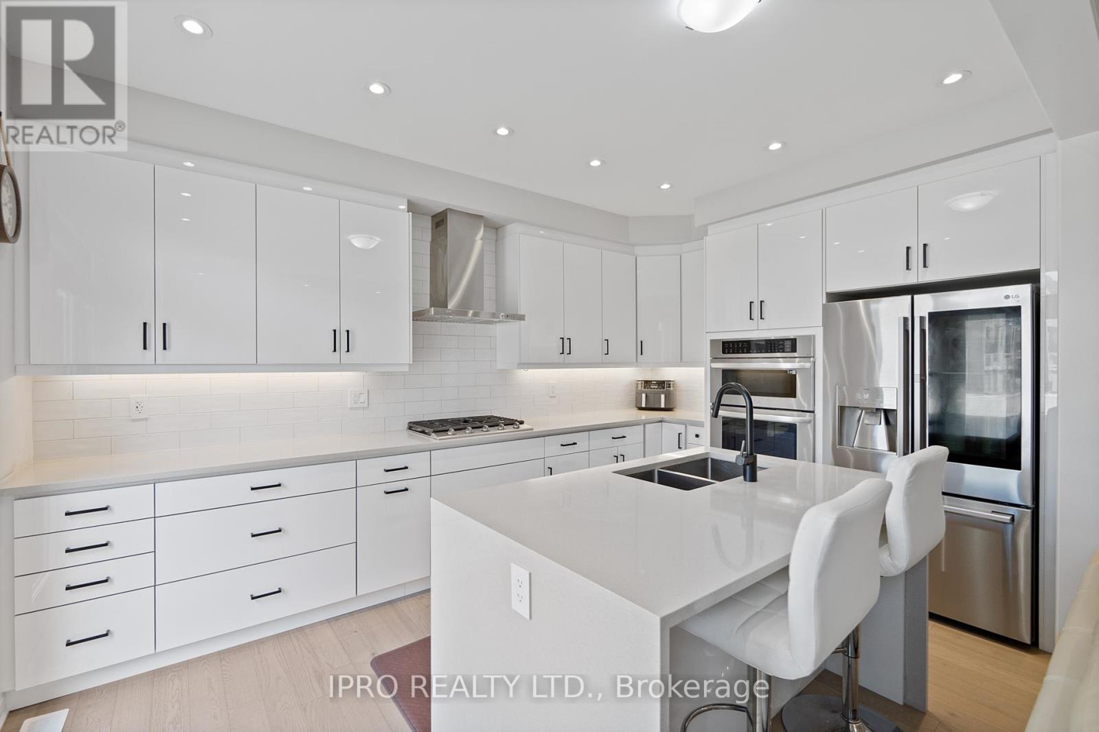 












1197 MILLAND DRIVE

,
Oakville (JM Joshua Meadows),




Ontario
L6H3X1

