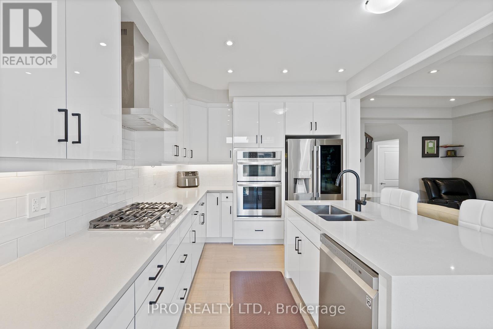 












1197 MILLAND DRIVE

,
Oakville (JM Joshua Meadows),




Ontario
L6H3X1

