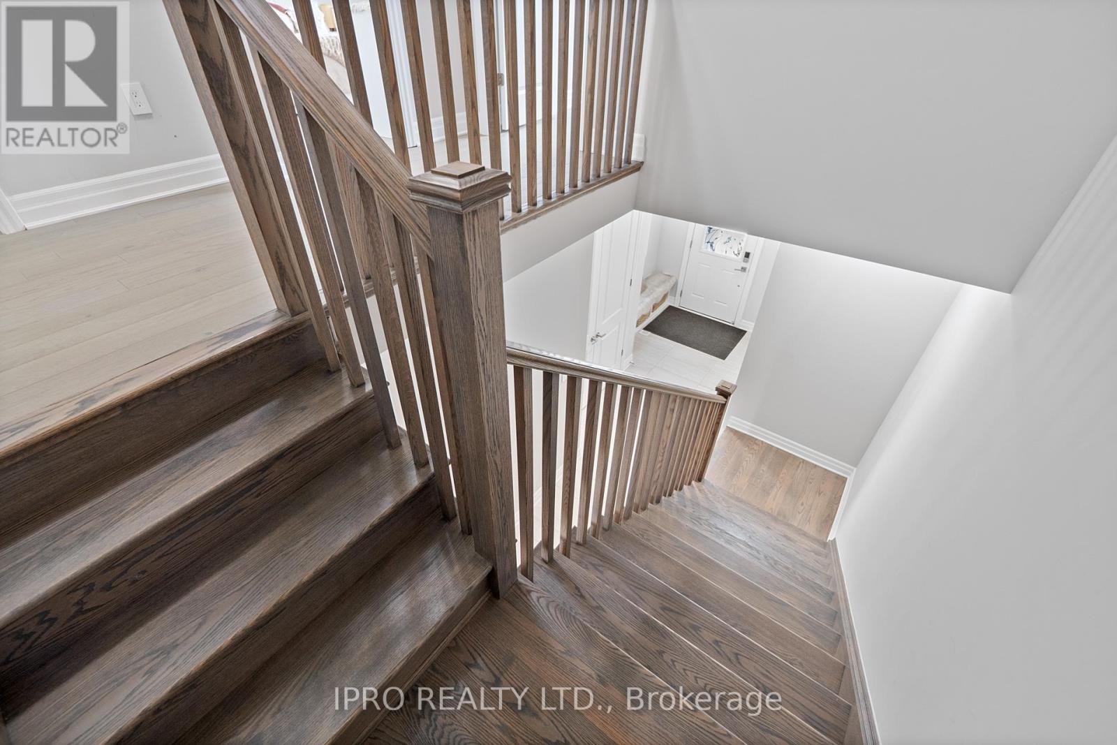 












1197 MILLAND DRIVE

,
Oakville (JM Joshua Meadows),




Ontario
L6H3X1

