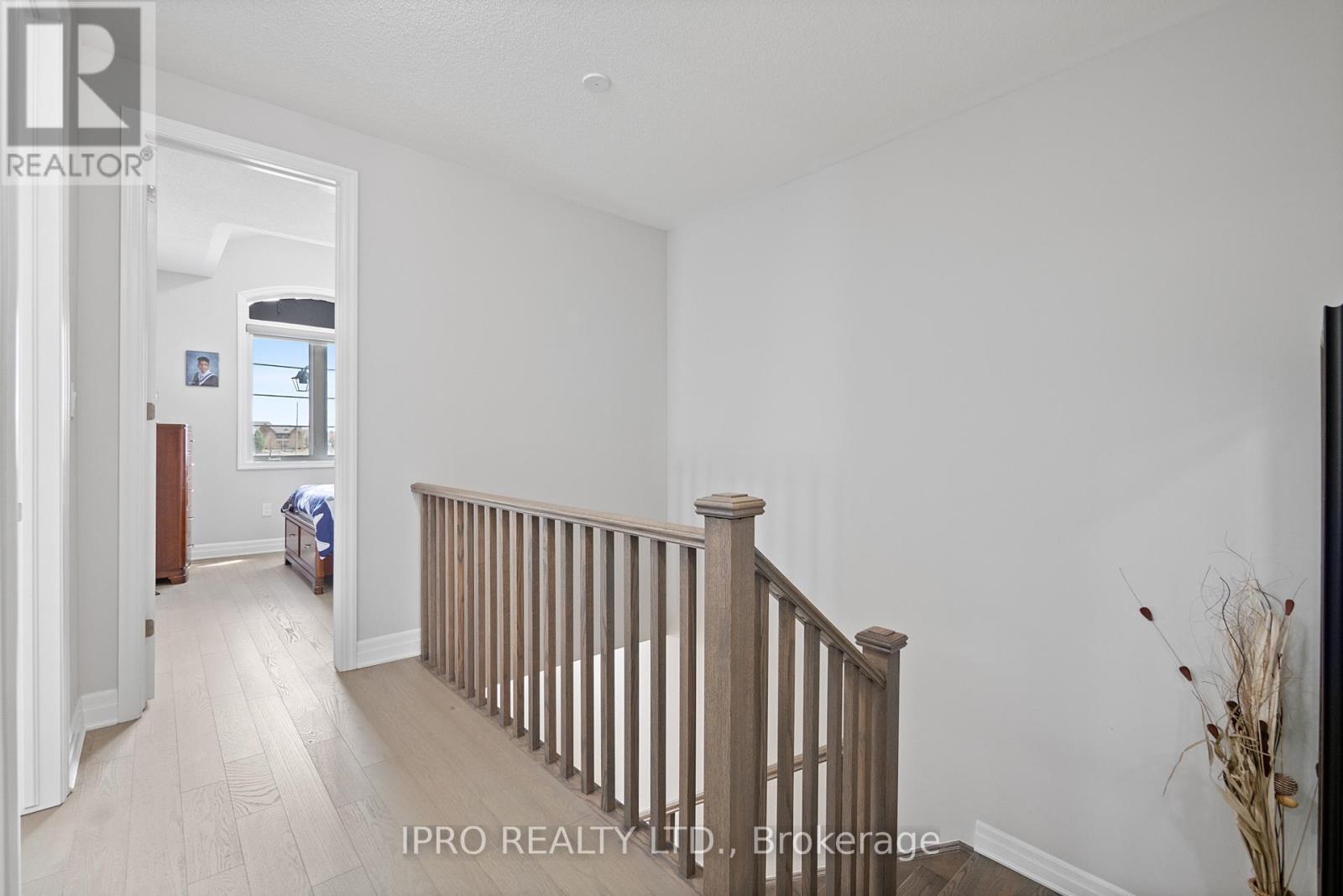 












1197 MILLAND DRIVE

,
Oakville (JM Joshua Meadows),




Ontario
L6H3X1

