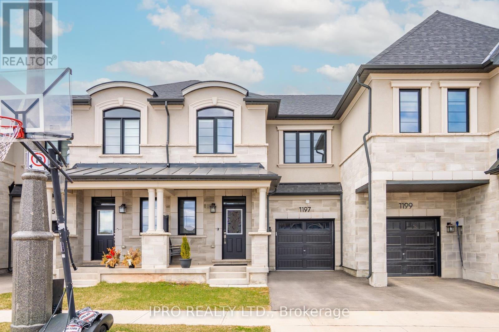 












1197 MILLAND DRIVE

,
Oakville (JM Joshua Meadows),




Ontario
L6H3X1

