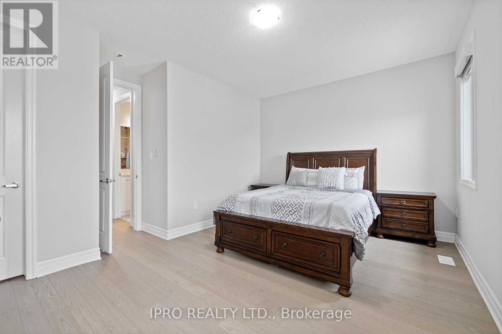 












1197 MILLAND DRIVE

,
Oakville (JM Joshua Meadows),




Ontario
L6H3X1

