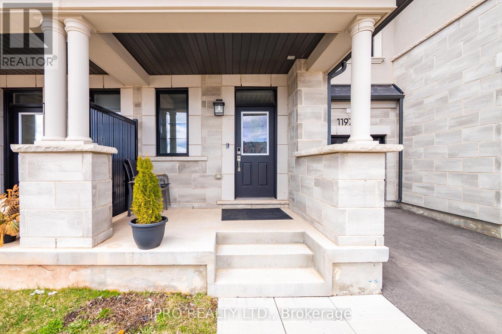 












1197 MILLAND DRIVE

,
Oakville (JM Joshua Meadows),




Ontario
L6H3X1

