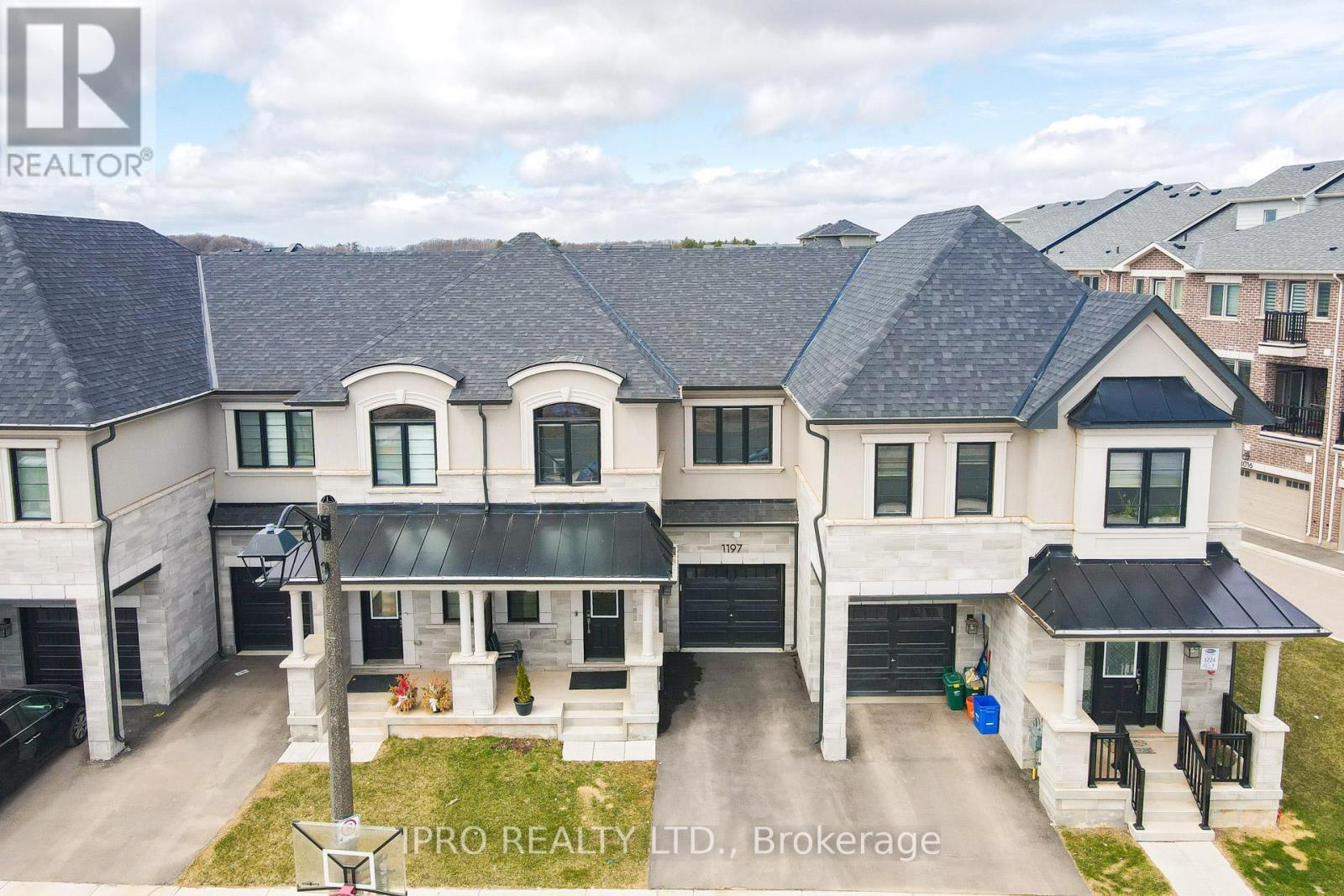 












1197 MILLAND DRIVE

,
Oakville (JM Joshua Meadows),




Ontario
L6H3X1

