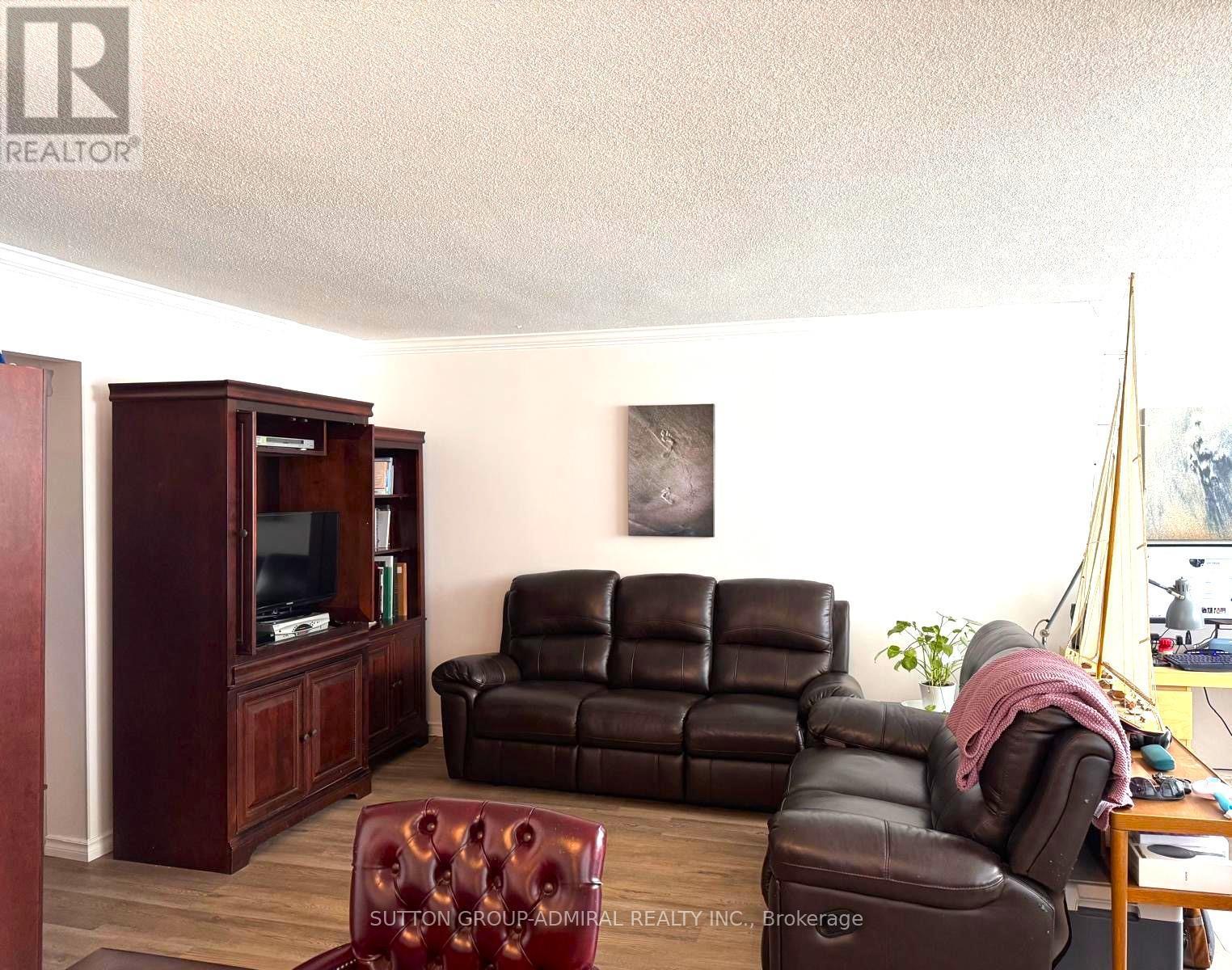 












104 - 451 THE WEST MALL W

,
Toronto (Etobicoke West Mall),




Ontario
M9C1G1

