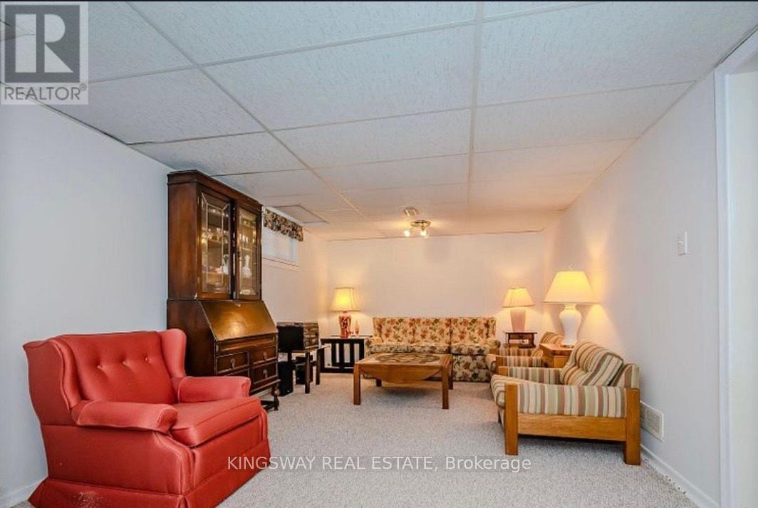 












26 REID MANOR

,
Toronto (Stonegate-Queensway),




Ontario
M8Y2H7

