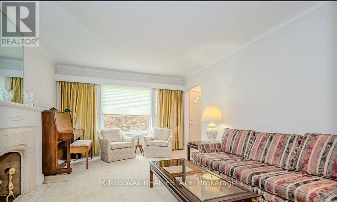 












26 REID MANOR

,
Toronto (Stonegate-Queensway),




Ontario
M8Y2H7

