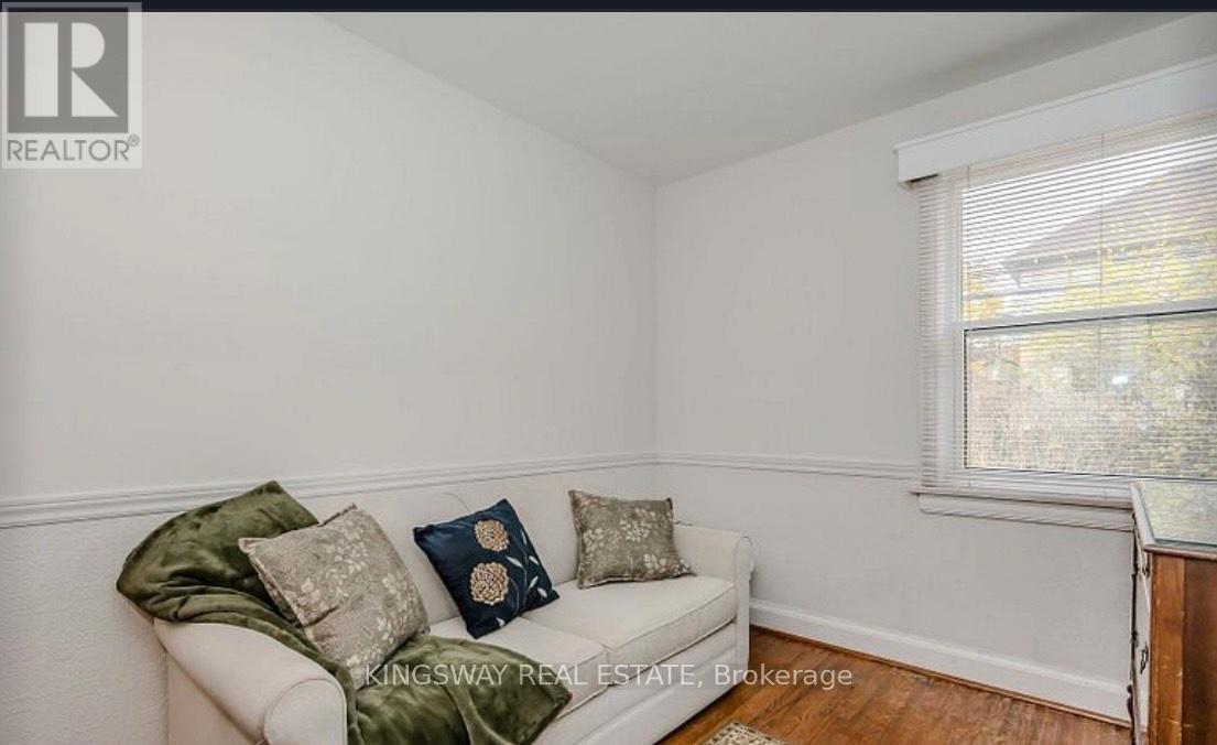 












26 REID MANOR

,
Toronto (Stonegate-Queensway),




Ontario
M8Y2H7

