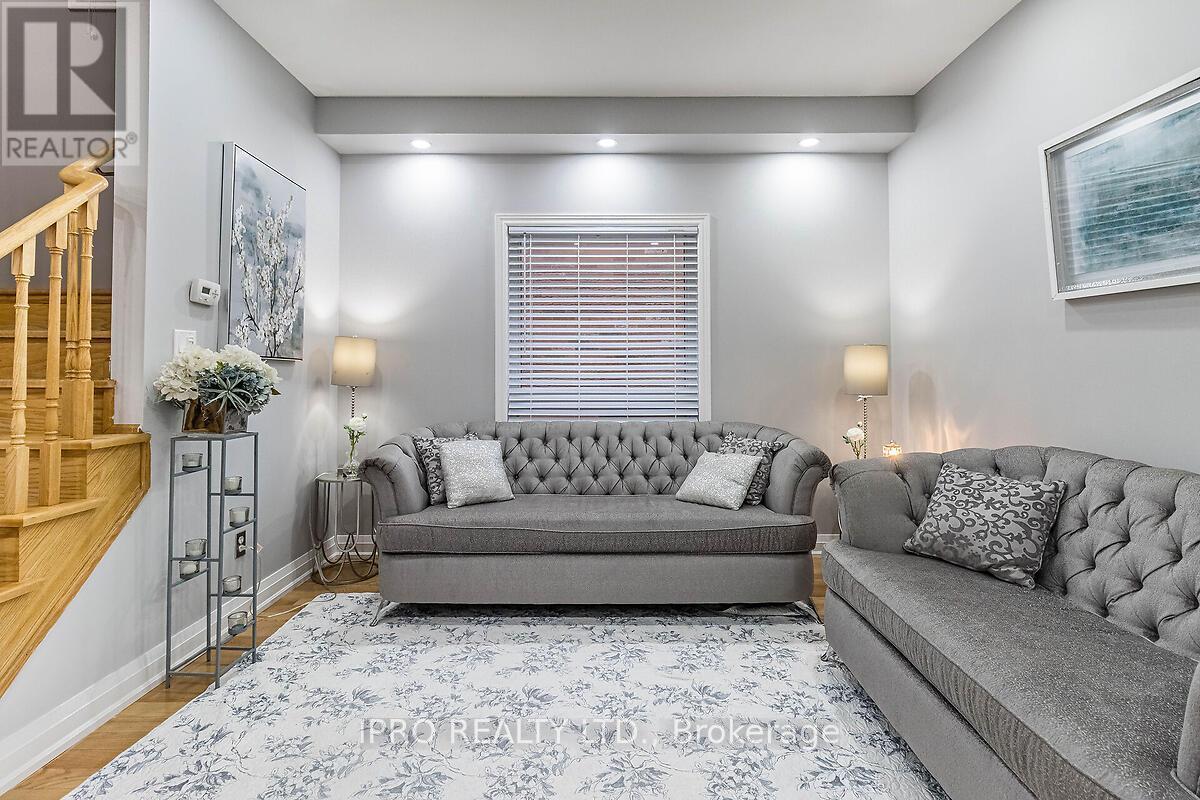 












307 TEETZEL DRIVE

,
Milton (CL Clarke),




Ontario
L9T0B1

