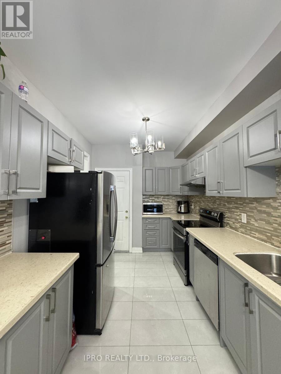 












307 TEETZEL DRIVE

,
Milton (CL Clarke),




Ontario
L9T0B1

