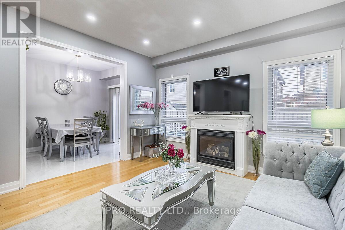 












307 TEETZEL DRIVE

,
Milton (CL Clarke),




Ontario
L9T0B1

