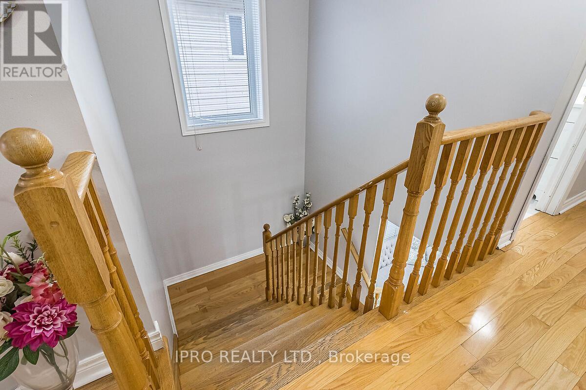 












307 TEETZEL DRIVE

,
Milton (CL Clarke),




Ontario
L9T0B1

