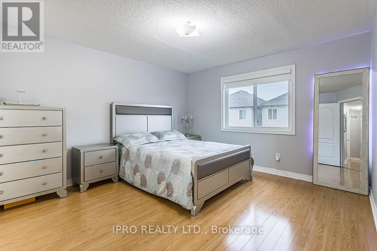 












307 TEETZEL DRIVE

,
Milton (CL Clarke),




Ontario
L9T0B1

