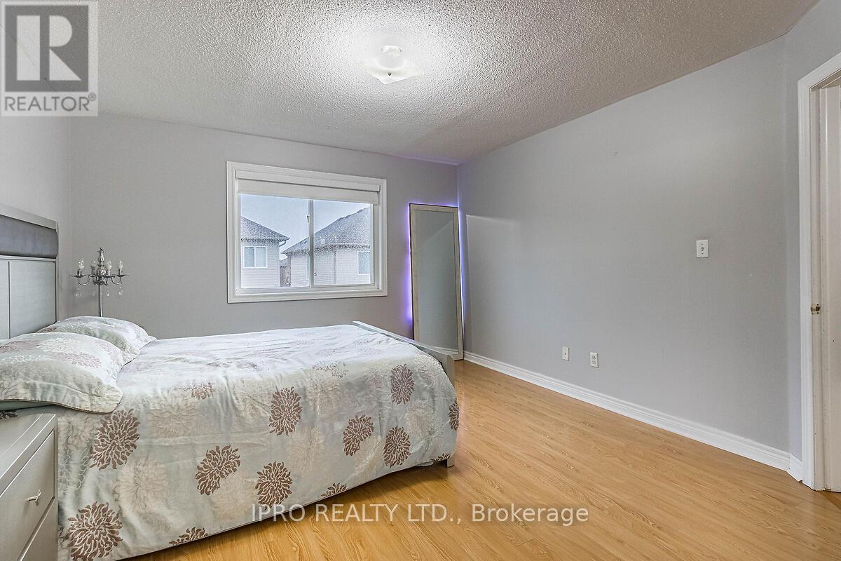 












307 TEETZEL DRIVE

,
Milton (CL Clarke),




Ontario
L9T0B1

