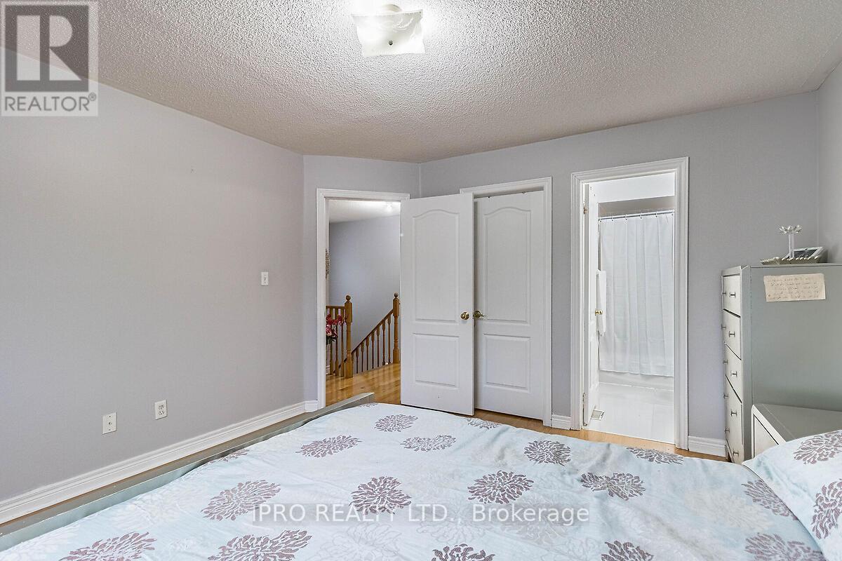 












307 TEETZEL DRIVE

,
Milton (CL Clarke),




Ontario
L9T0B1

