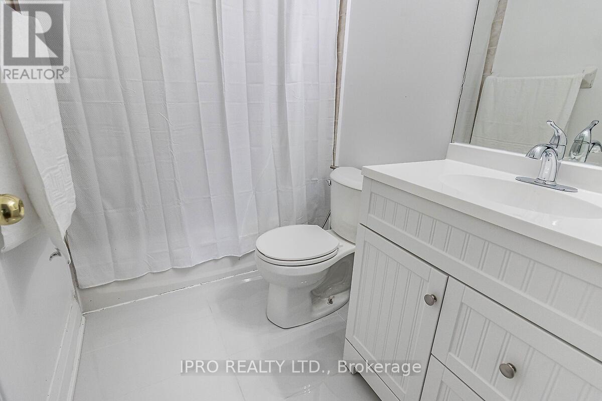 












307 TEETZEL DRIVE

,
Milton (CL Clarke),




Ontario
L9T0B1

