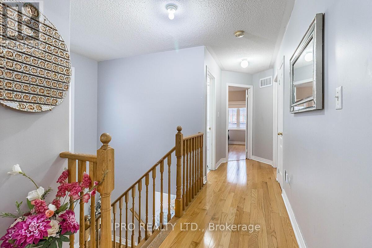 












307 TEETZEL DRIVE

,
Milton (CL Clarke),




Ontario
L9T0B1

