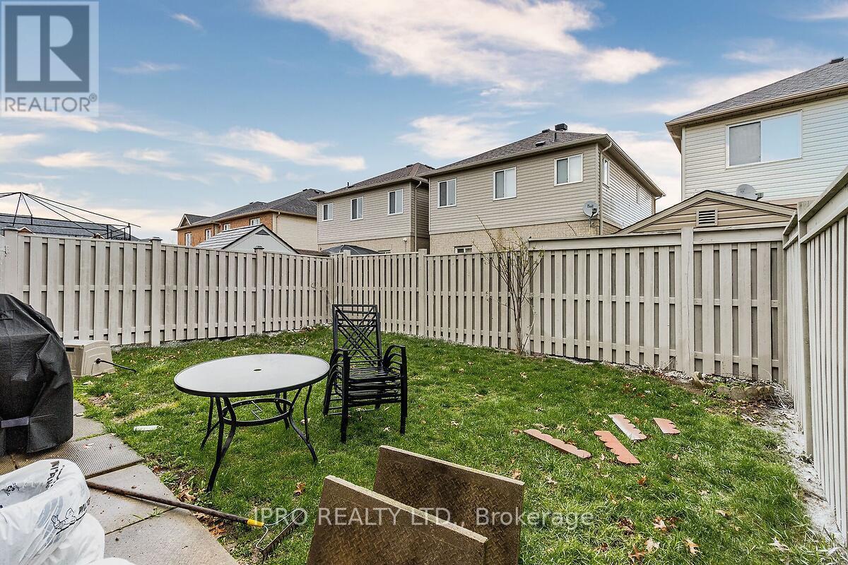 












307 TEETZEL DRIVE

,
Milton (CL Clarke),




Ontario
L9T0B1

