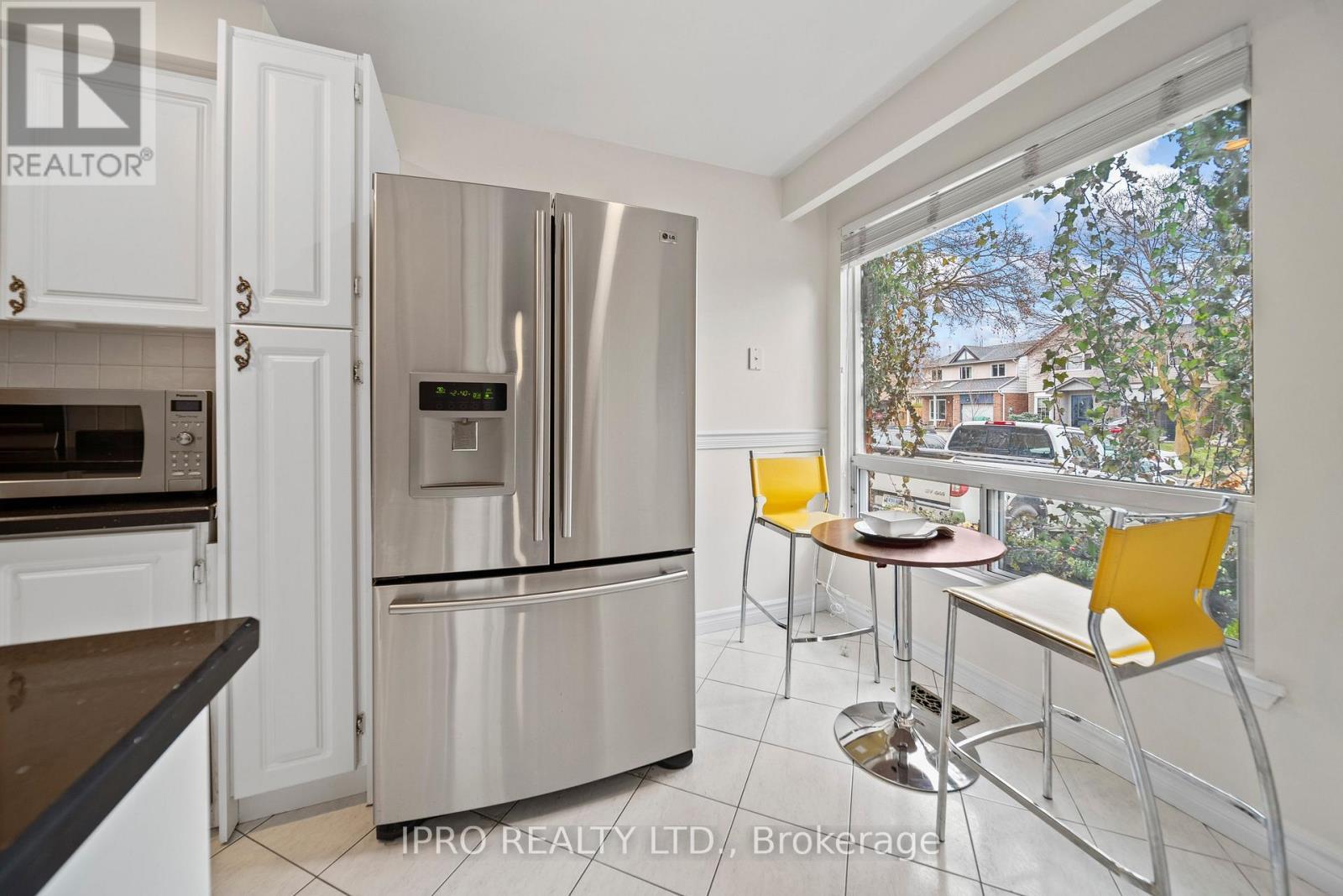 












734 BRIAR CRESCENT

,
Milton (DP Dorset Park),




Ontario
L9T3Z8

