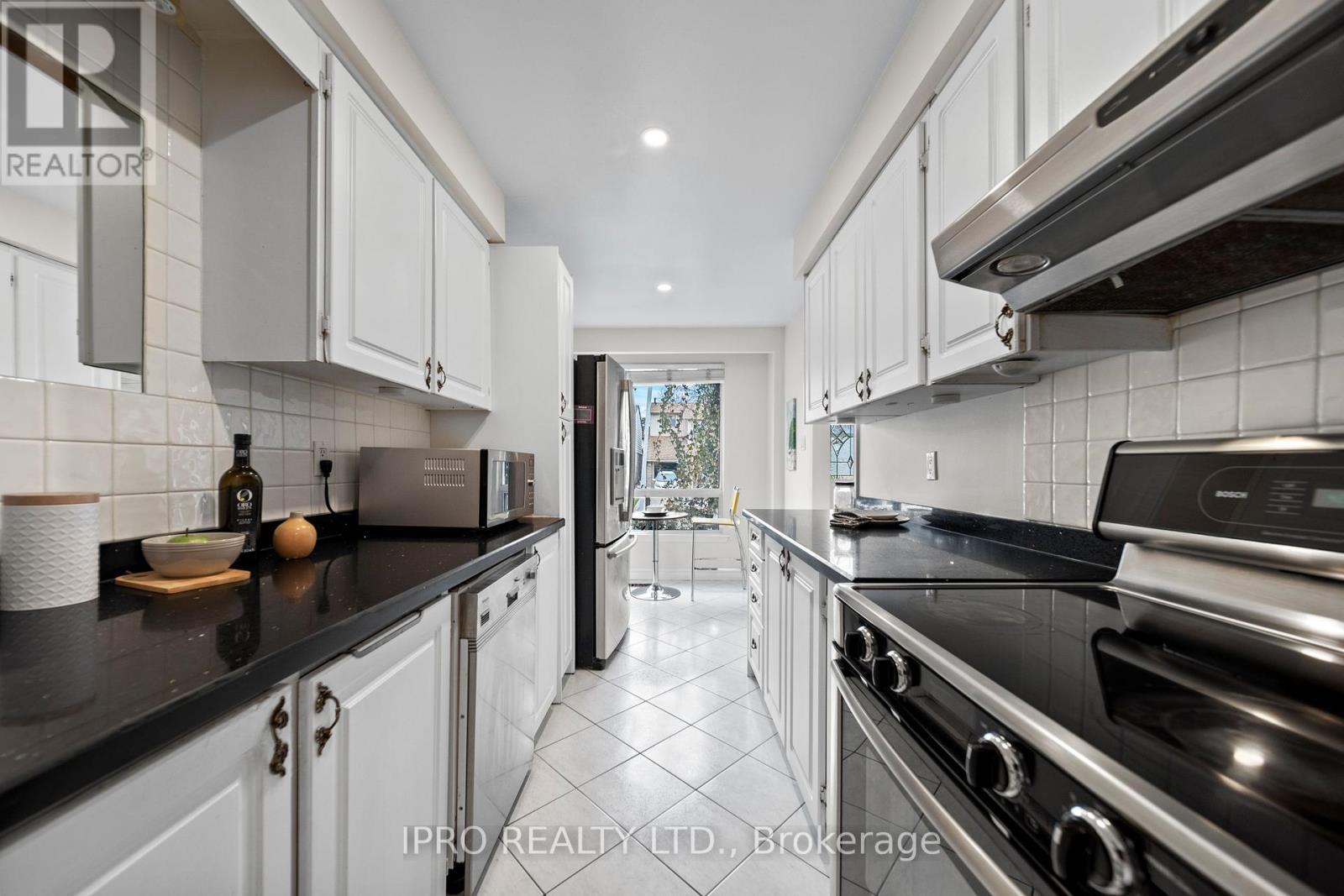












734 BRIAR CRESCENT

,
Milton (DP Dorset Park),




Ontario
L9T3Z8

