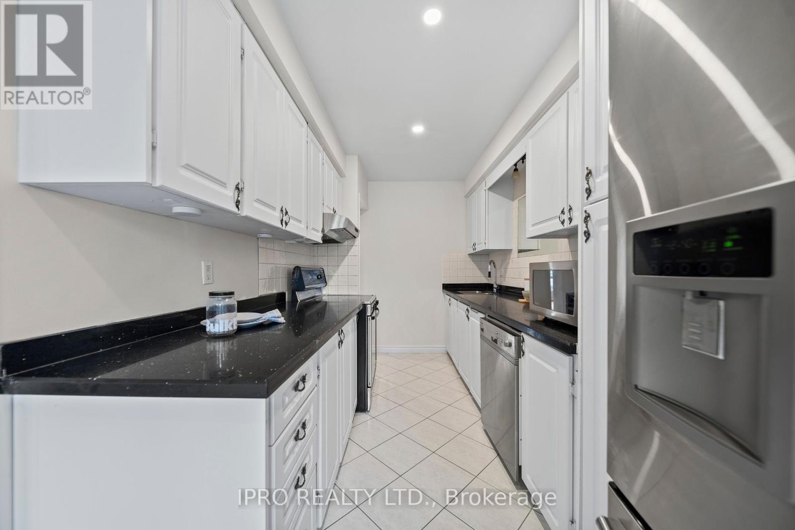 












734 BRIAR CRESCENT

,
Milton (DP Dorset Park),




Ontario
L9T3Z8

