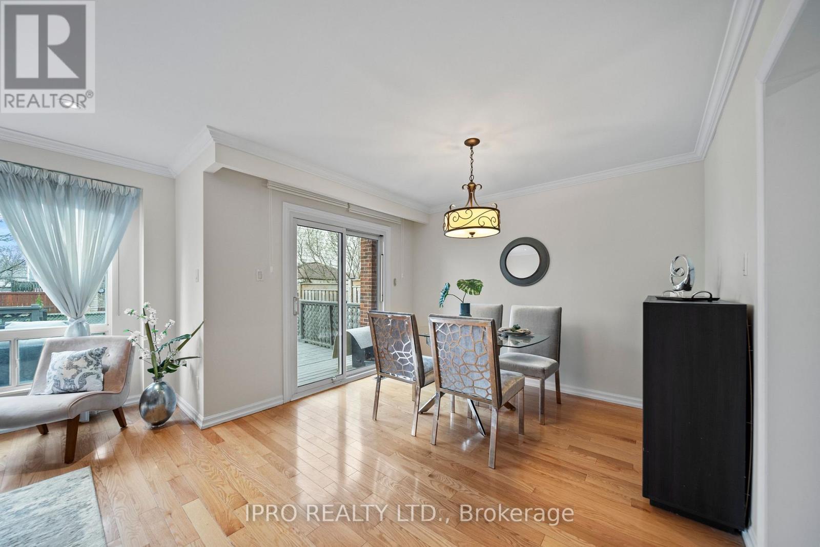 












734 BRIAR CRESCENT

,
Milton (DP Dorset Park),




Ontario
L9T3Z8


