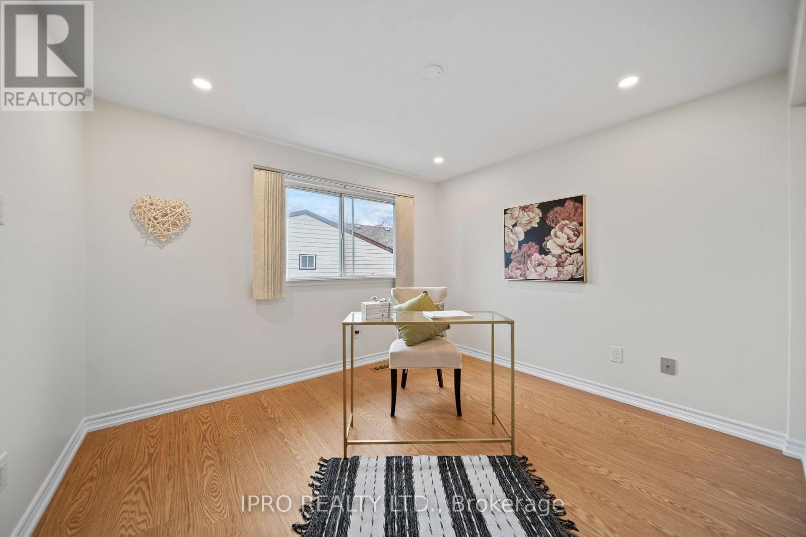 












734 BRIAR CRESCENT

,
Milton (DP Dorset Park),




Ontario
L9T3Z8

