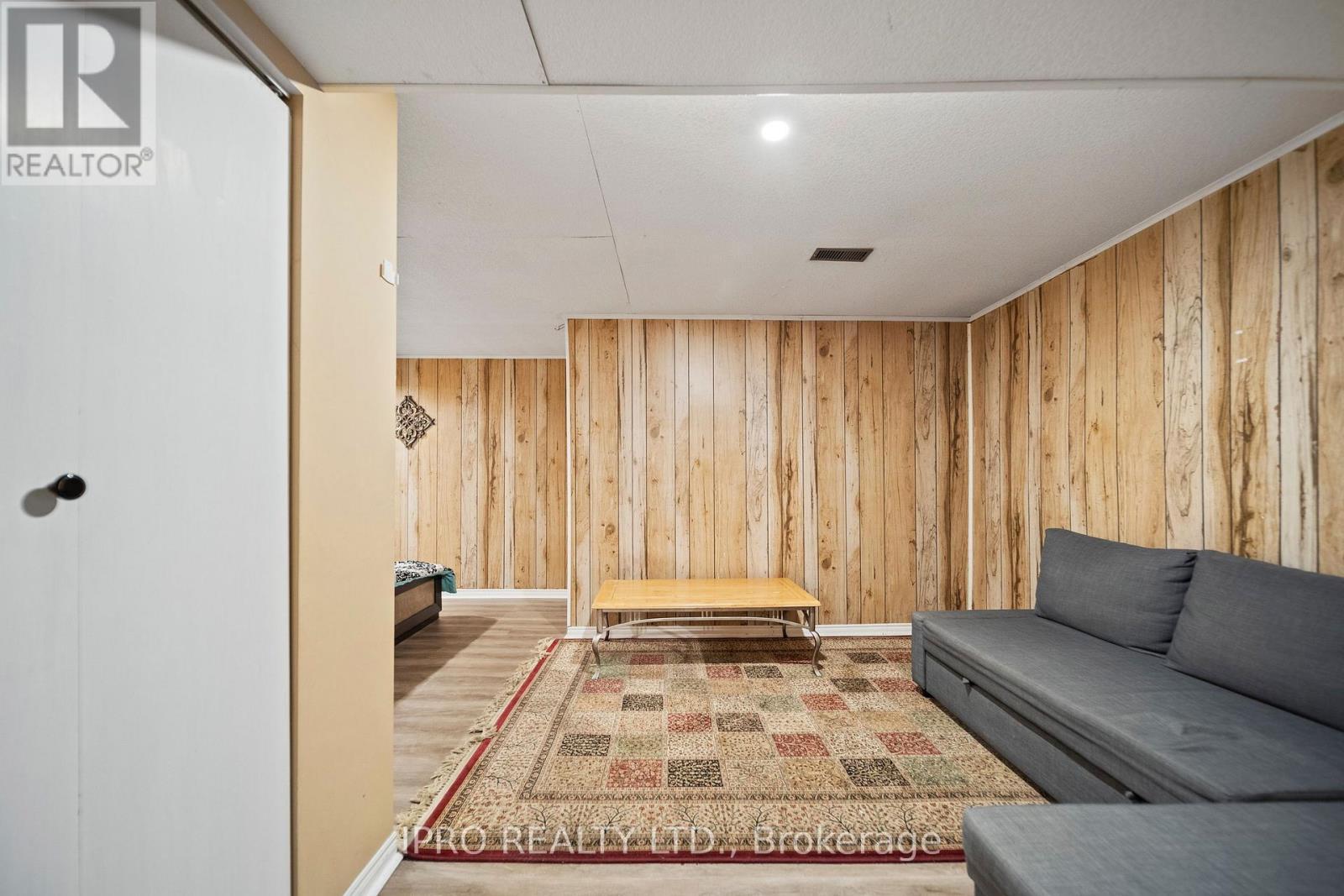 












734 BRIAR CRESCENT

,
Milton (DP Dorset Park),




Ontario
L9T3Z8

