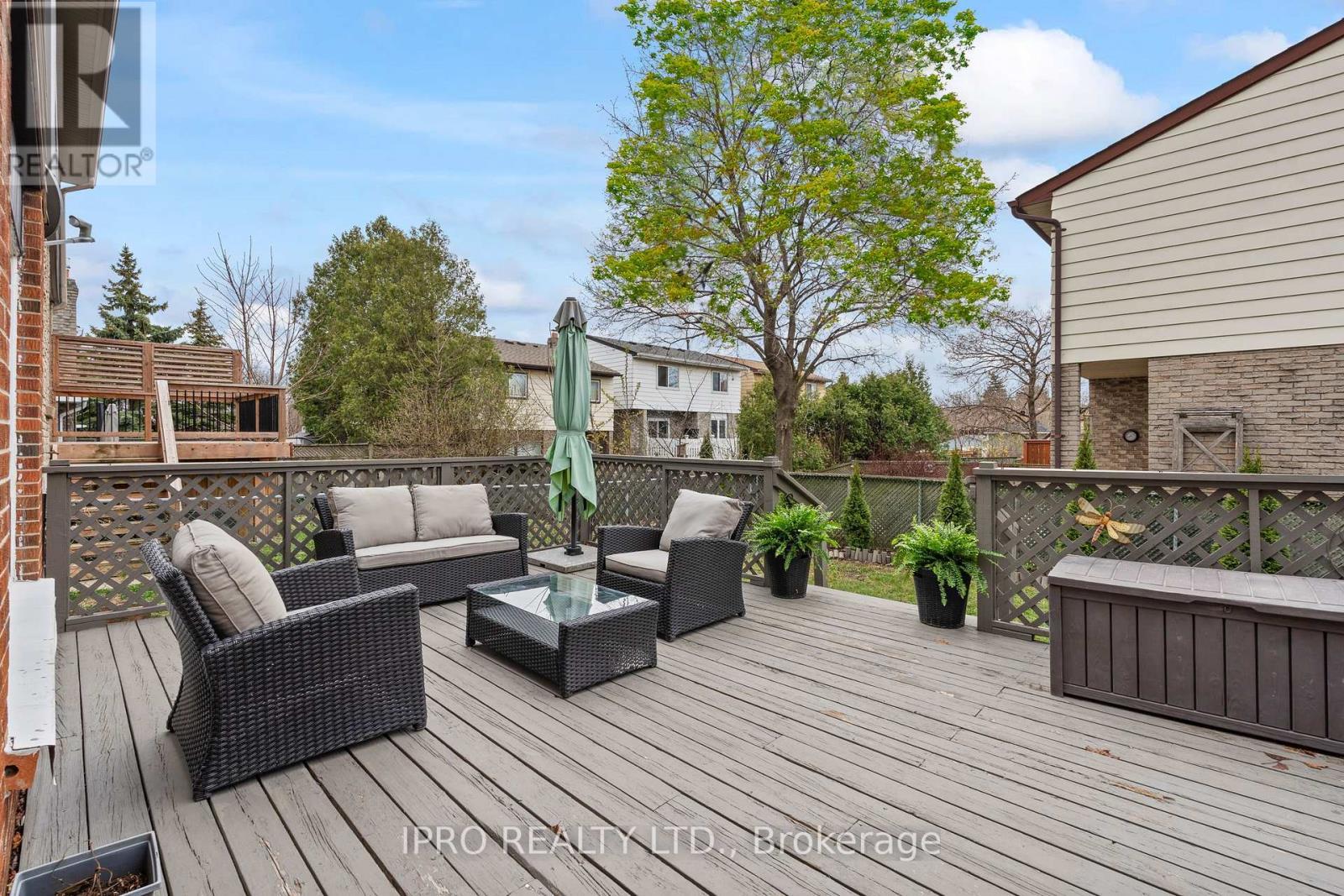 












734 BRIAR CRESCENT

,
Milton (DP Dorset Park),




Ontario
L9T3Z8

