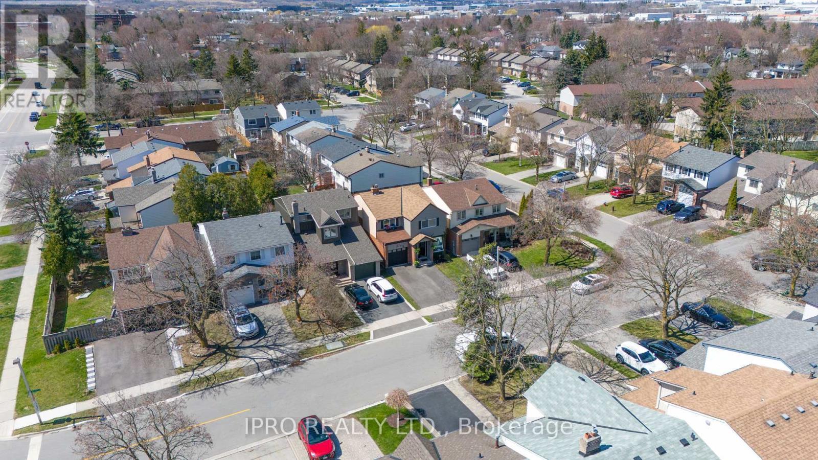 












734 BRIAR CRESCENT

,
Milton (DP Dorset Park),




Ontario
L9T3Z8

