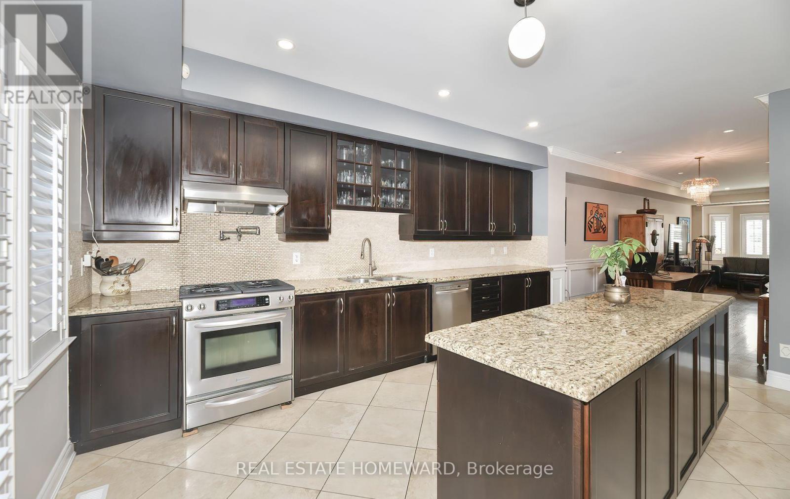 












264 DALESFORD ROAD

,
Toronto (Stonegate-Queensway),




Ontario
M8Y1G5

