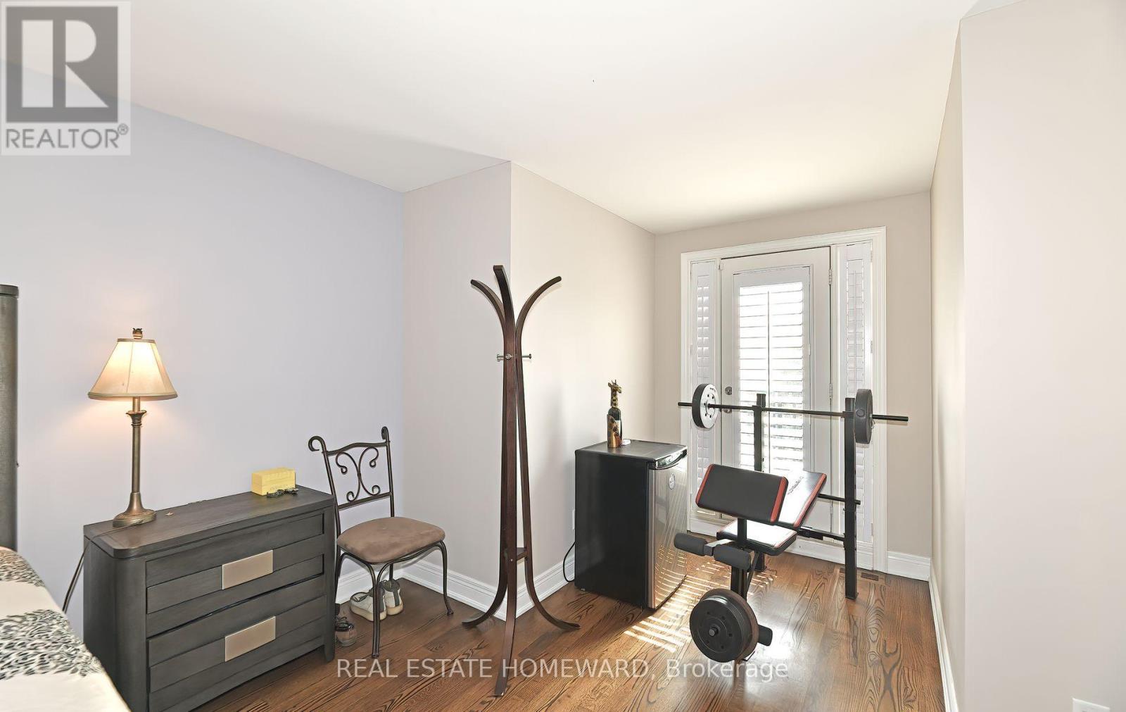 












264 DALESFORD ROAD

,
Toronto (Stonegate-Queensway),




Ontario
M8Y1G5

