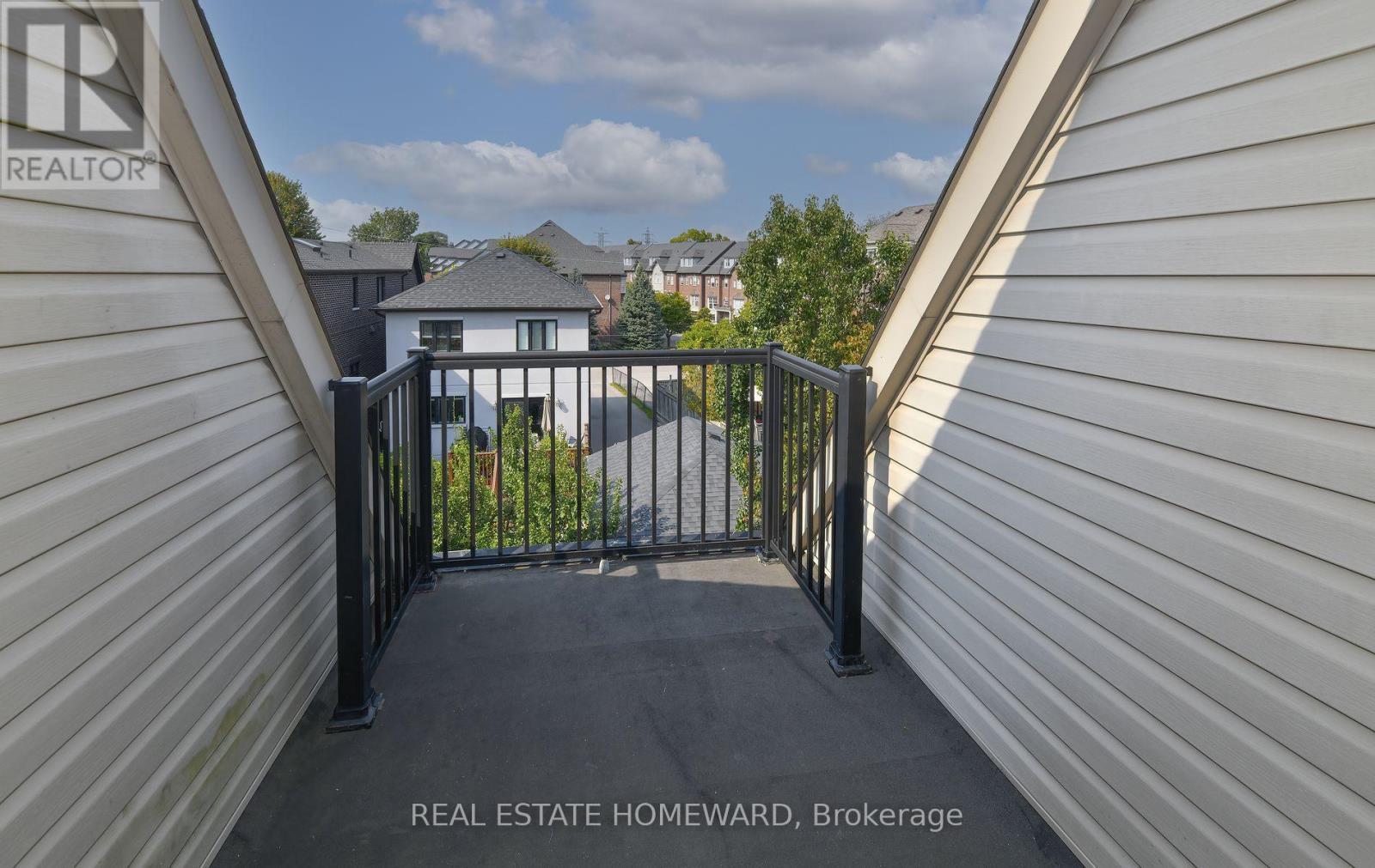 












264 DALESFORD ROAD

,
Toronto (Stonegate-Queensway),




Ontario
M8Y1G5

