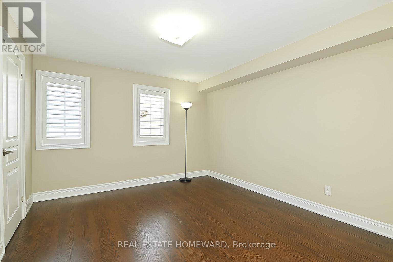 












264 DALESFORD ROAD

,
Toronto (Stonegate-Queensway),




Ontario
M8Y1G5

