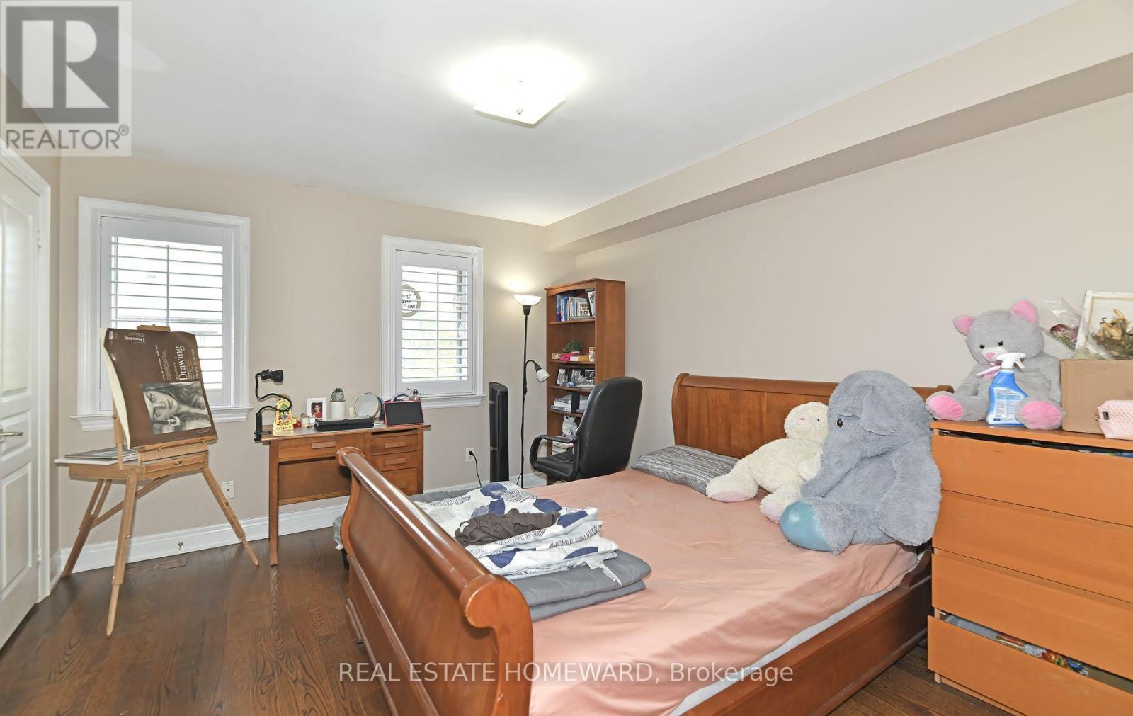 












264 DALESFORD ROAD

,
Toronto (Stonegate-Queensway),




Ontario
M8Y1G5

