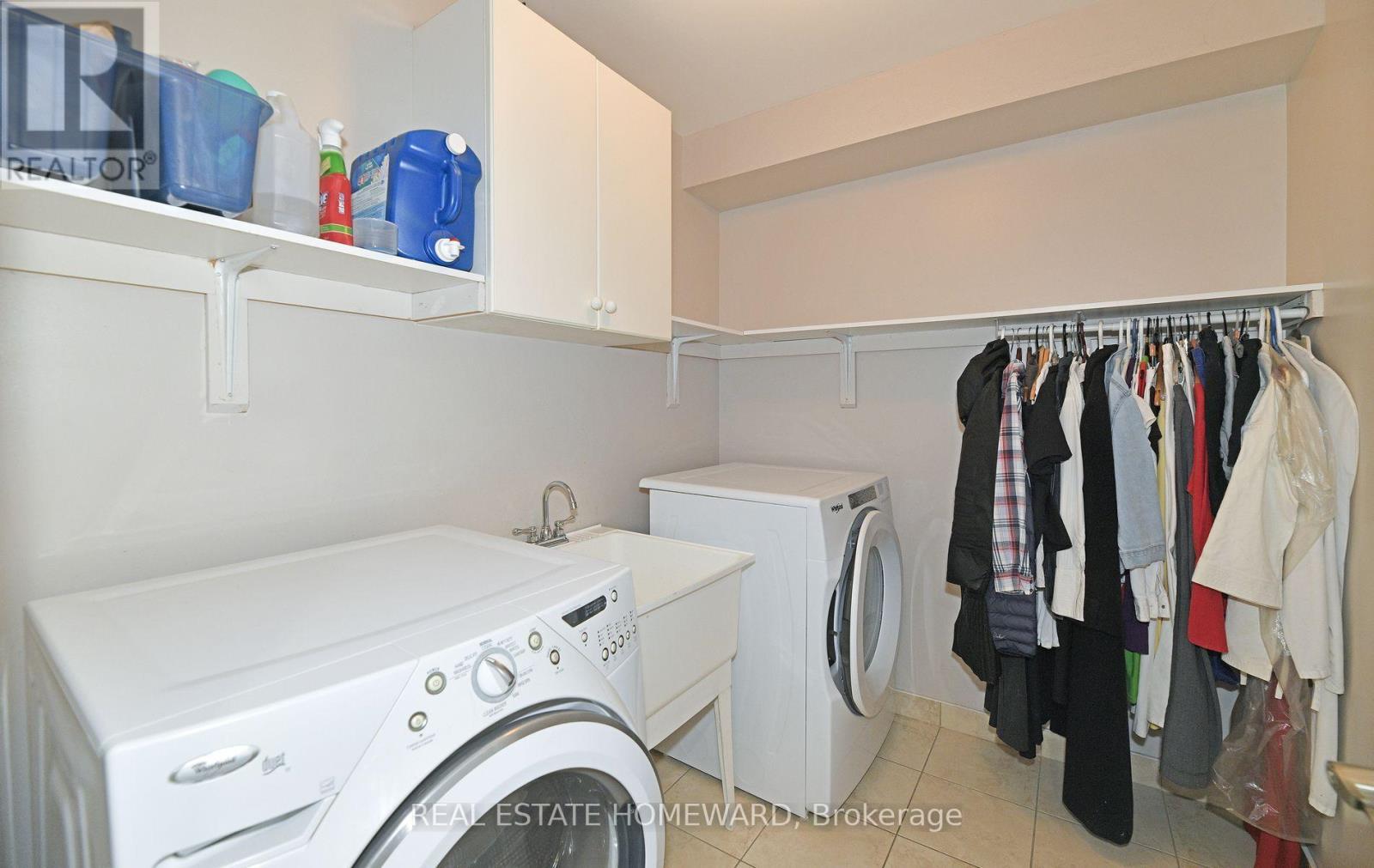 












264 DALESFORD ROAD

,
Toronto (Stonegate-Queensway),




Ontario
M8Y1G5

