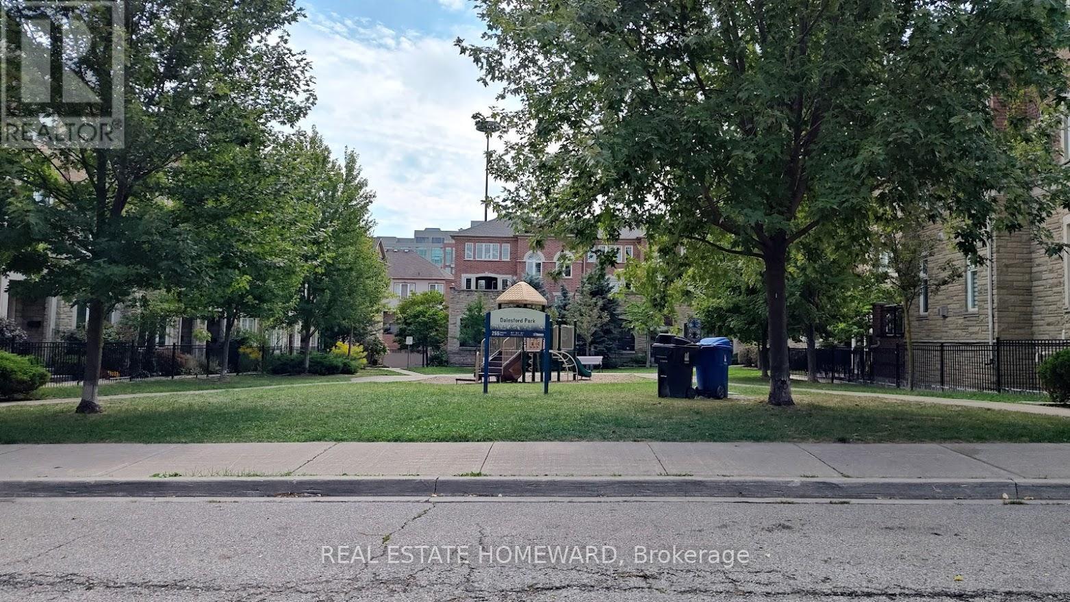 












264 DALESFORD ROAD

,
Toronto (Stonegate-Queensway),




Ontario
M8Y1G5

