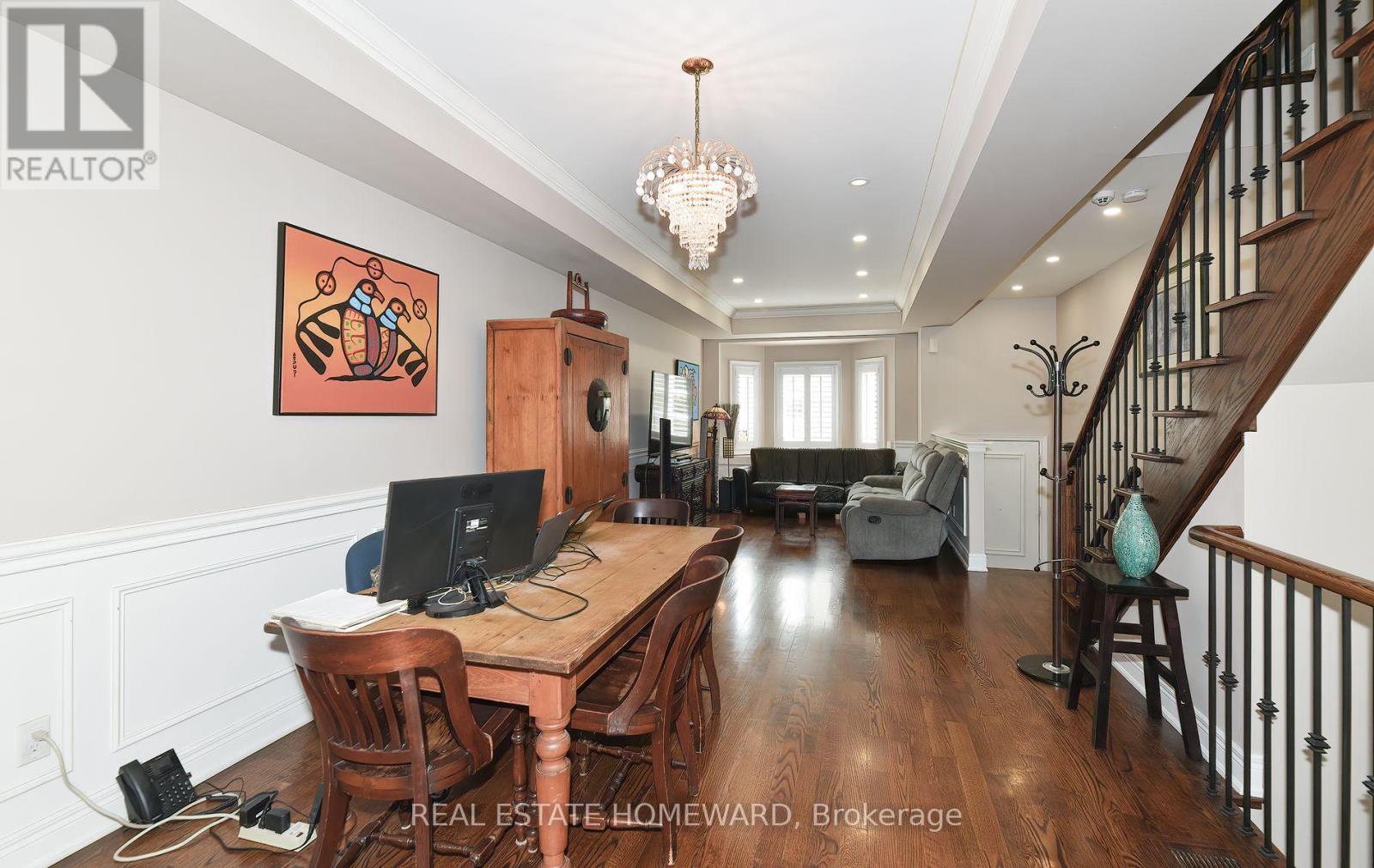 












264 DALESFORD ROAD

,
Toronto (Stonegate-Queensway),




Ontario
M8Y1G5

