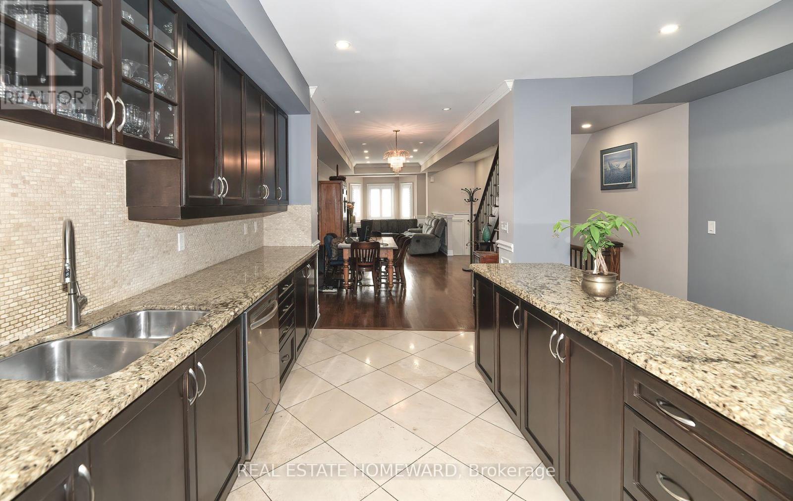 












264 DALESFORD ROAD

,
Toronto (Stonegate-Queensway),




Ontario
M8Y1G5

