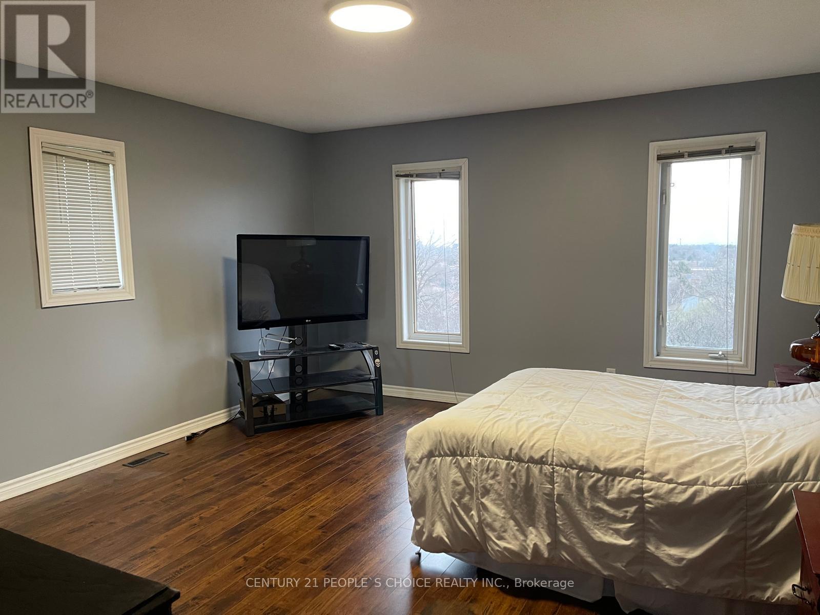 












14 - 840 DUNDAS STREET W

,
Mississauga (Erindale),




Ontario
L5C1C2


